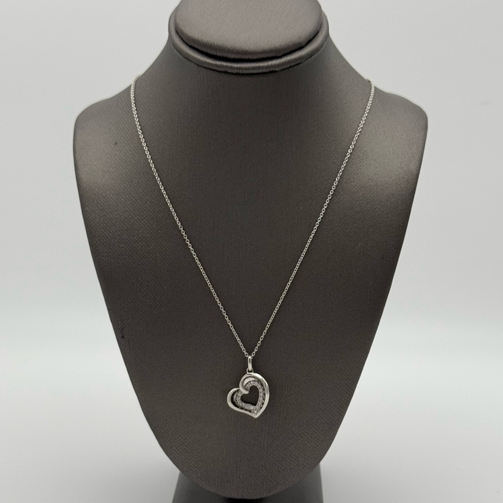 Silver Heart Pendant Necklace